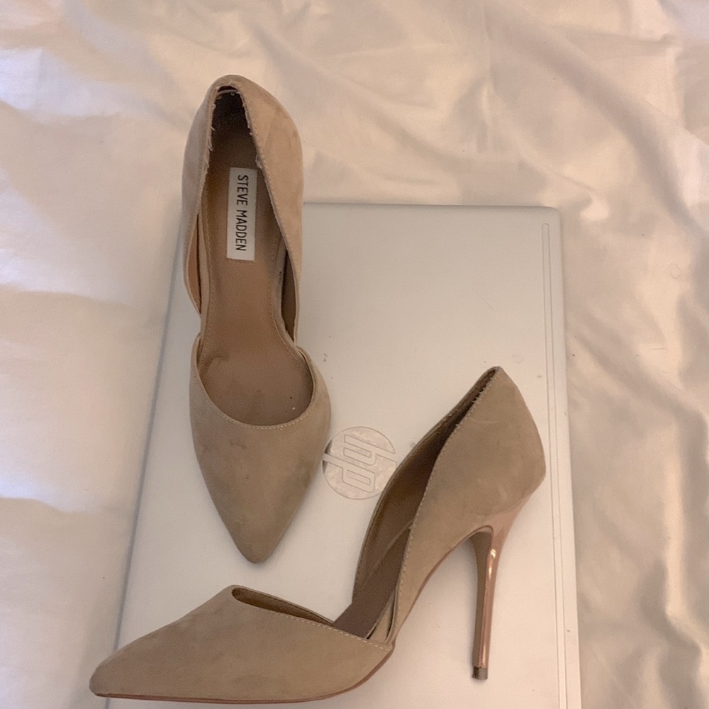 Brown suede shoe